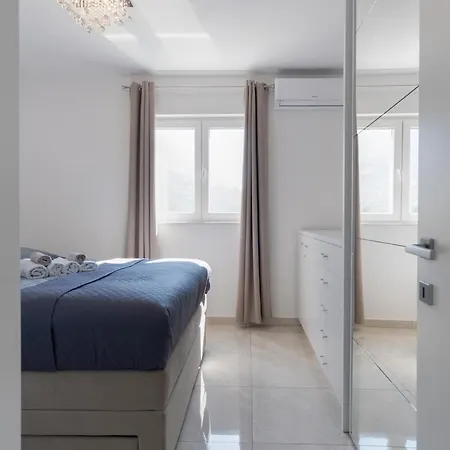 Sea View With Parking - Dina * Μακάρσκα