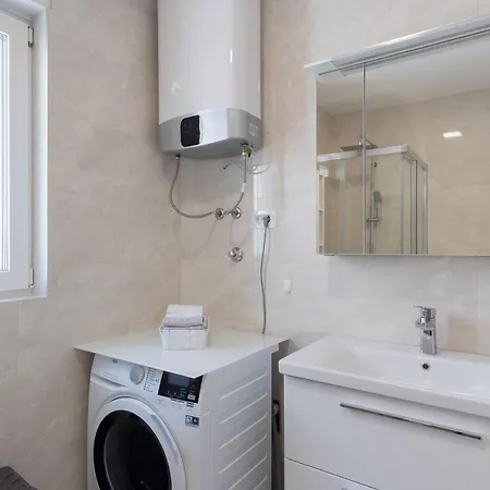 Dina - Sea View Apartment With Parking * Makarska