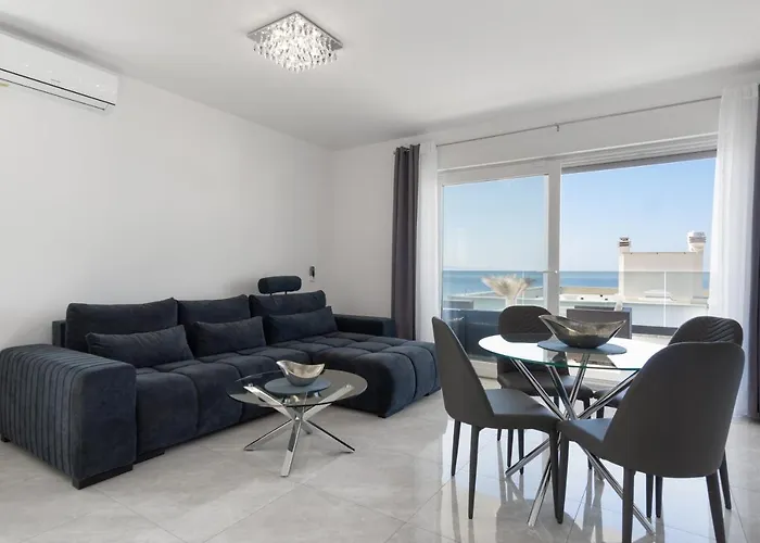 Apartment Sea View With Parking - Dina